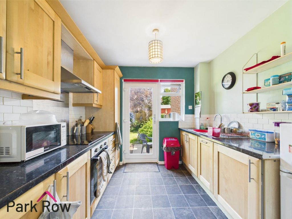 Property photo 3 of 6 Kitchen