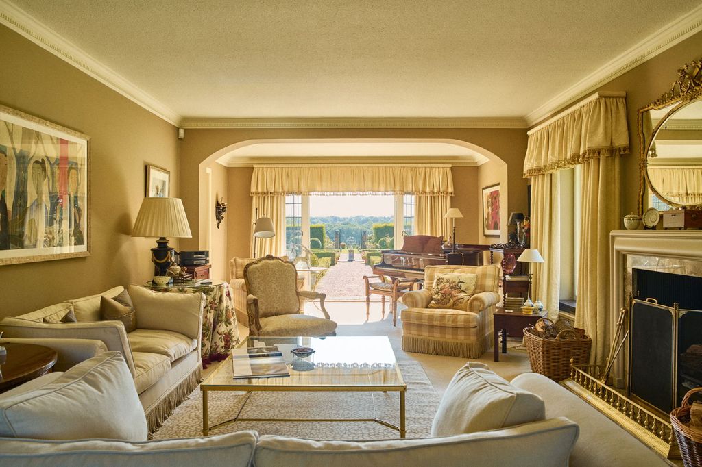 Property photo 2 of 29