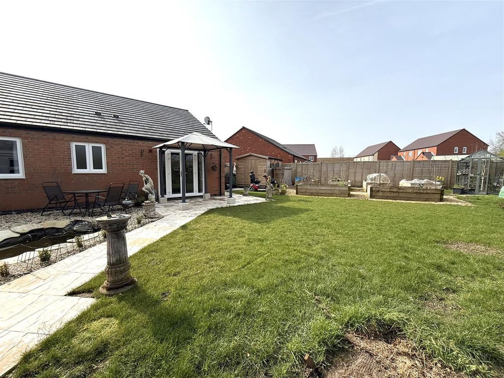 Property photo 2 of 17 10 More 12.Jpeg