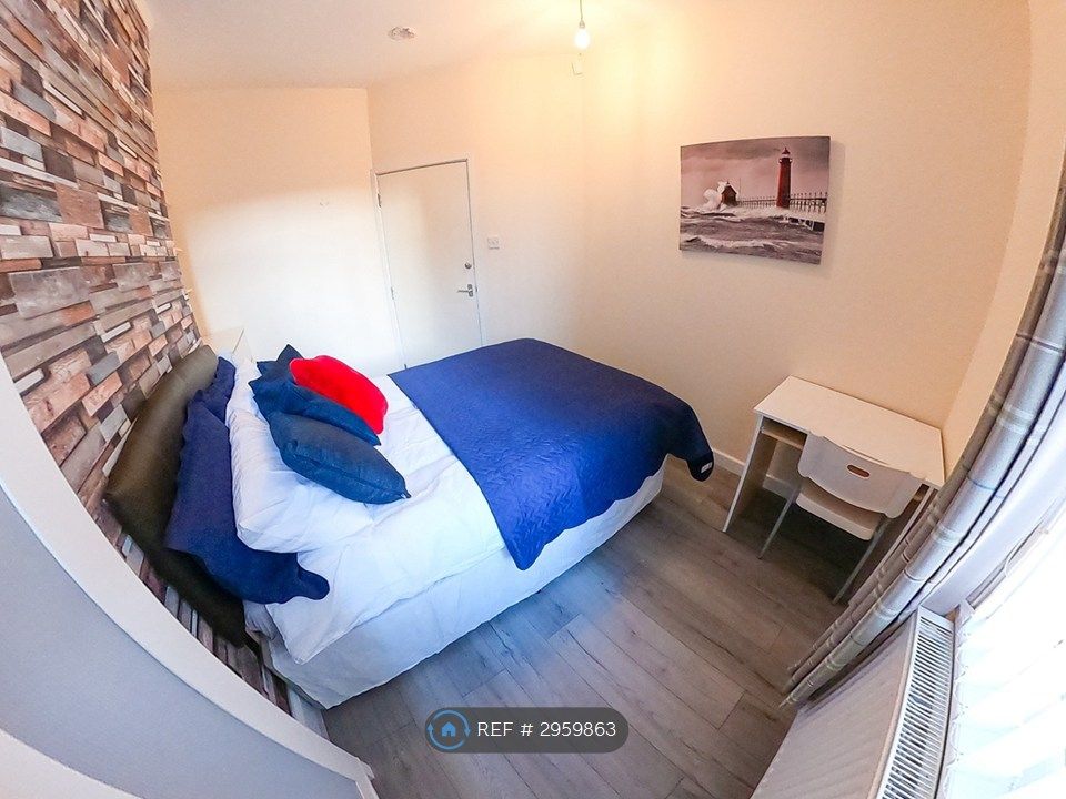 Property photo 2 of 11