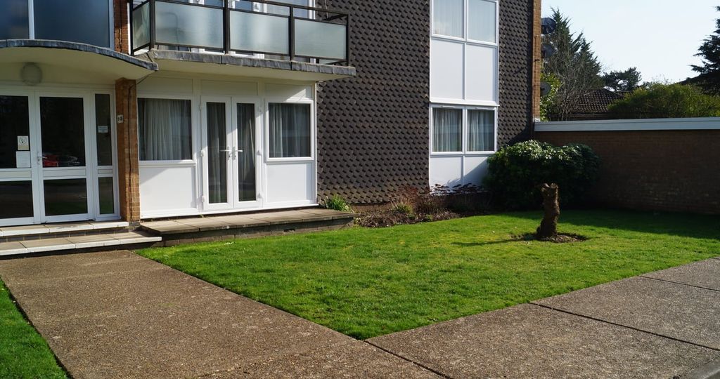 Property photo 3 of 17