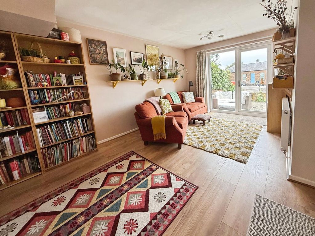 Property photo 3 of 22 Living Room