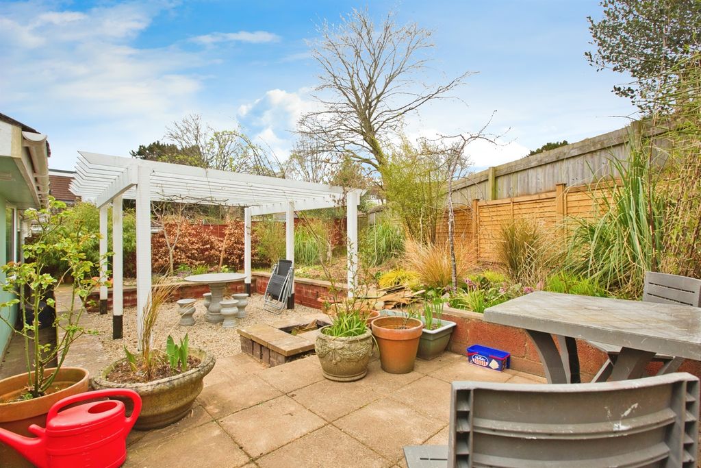 Property photo 2 of 17