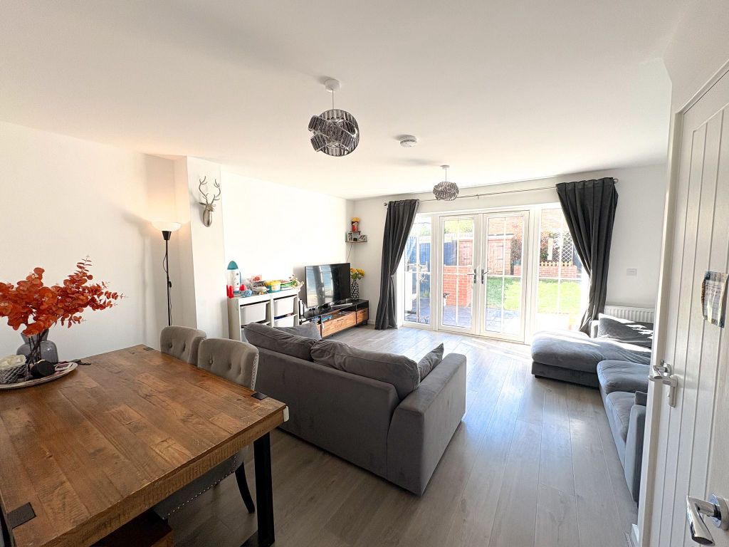 Property photo 2 of 17 7d49A148-6180-46Fc-8776-2143c5174099.Jpg