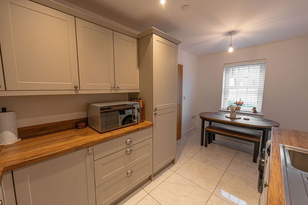 Property photo 3 of 26