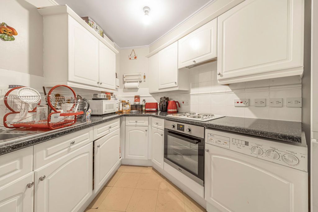 Property photo 3 of 6