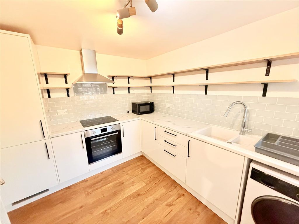 Property photo 2 of 10 Tempimagemrqy0U.Jpg