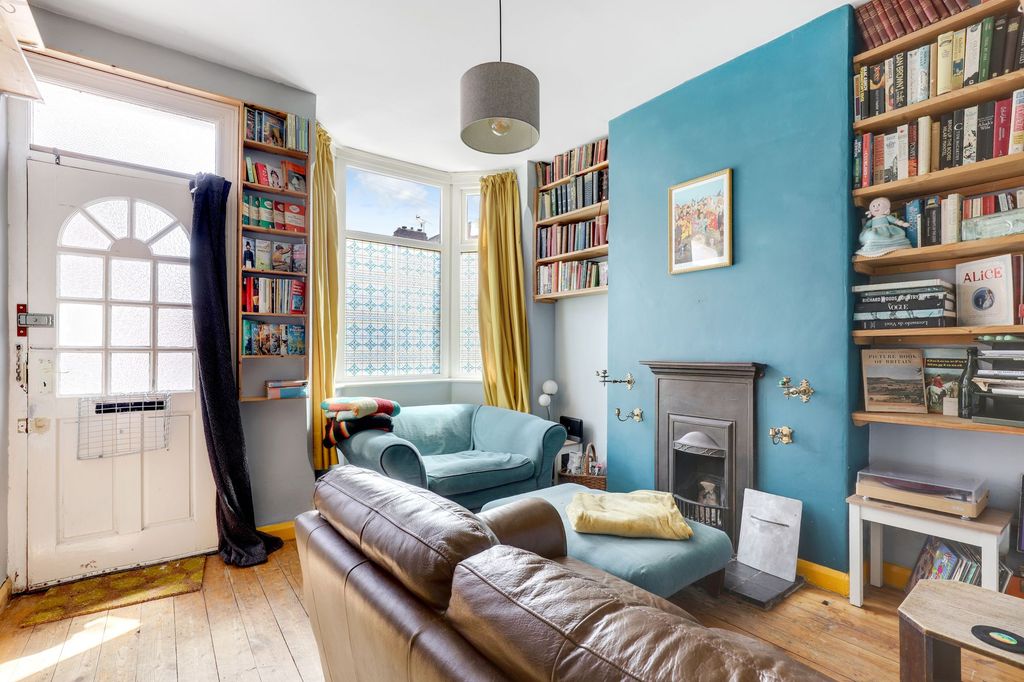 Property photo 3 of 16