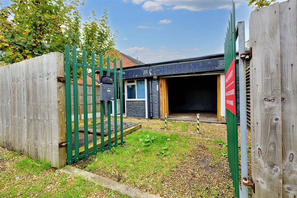 Property photo 2 of 4 Front_2.Jpeg