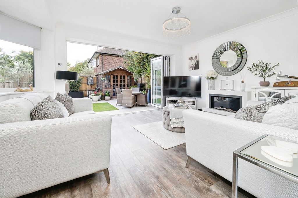 Property photo 2 of 17 Pbox-Img.Jpg