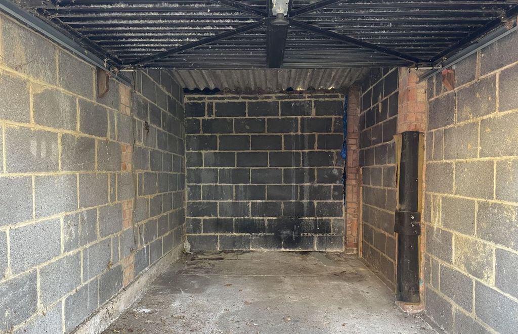 Property photo 2 of 3