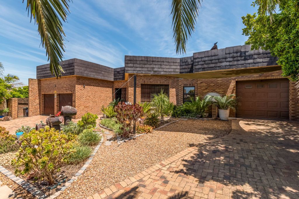 Property photo 2 of 33 1Bc1720387