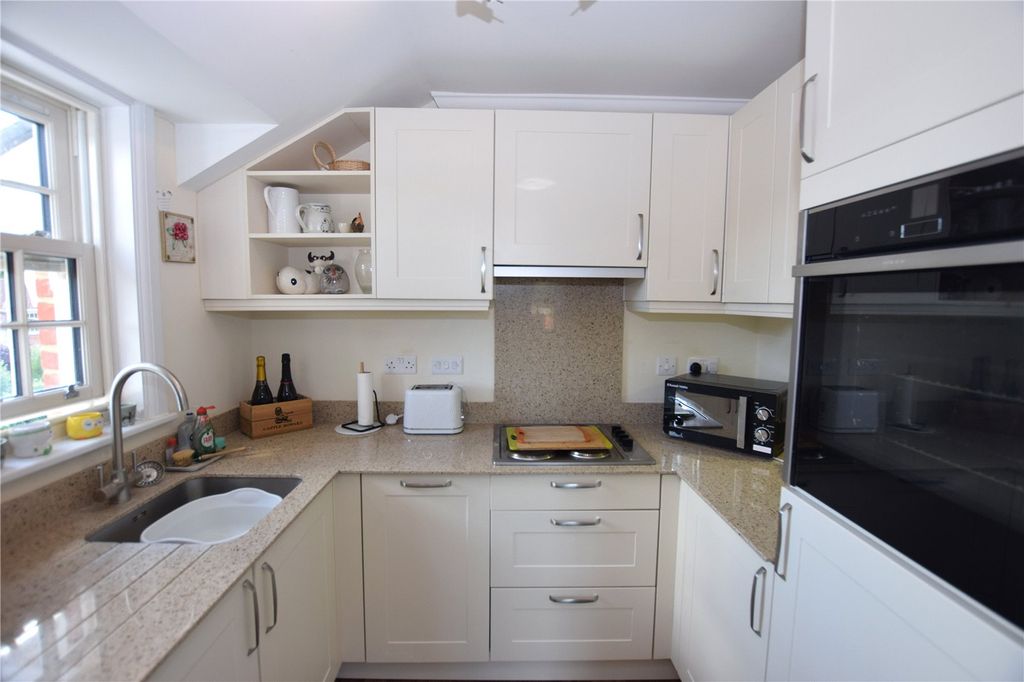 Property photo 2 of 12 Picture No. 18