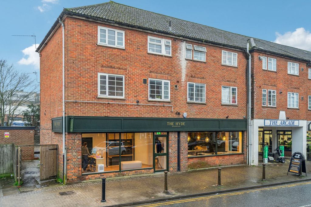 Property photo 1 of 9