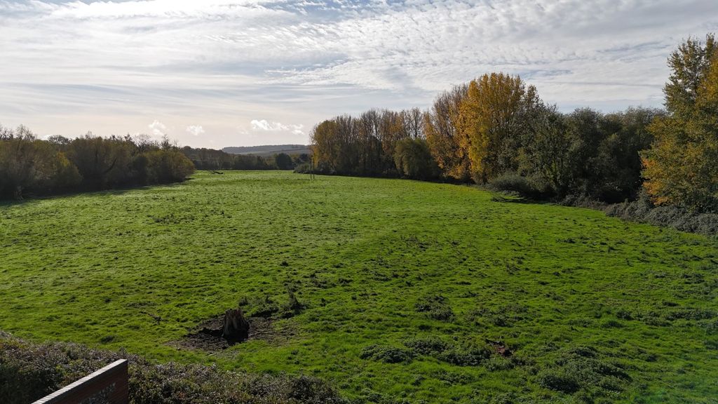 Property photo 3 of 3 Picture No. 02