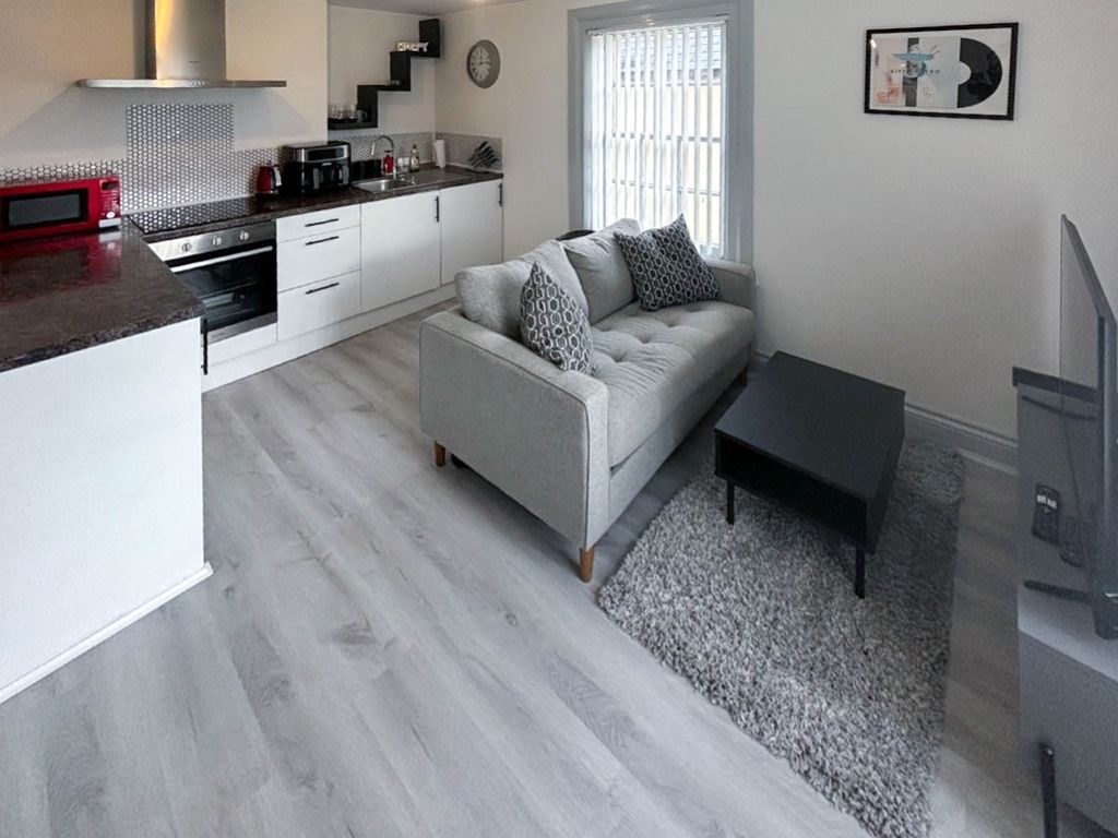 Property photo 2 of 9 Lounge Open 6