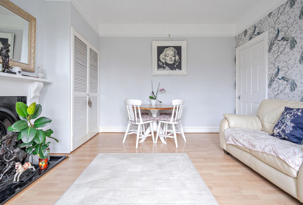 Property photo 3 of 13 Reception