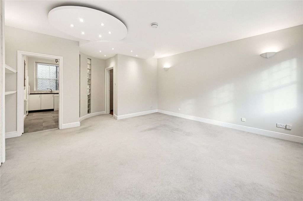 Property photo 2 of 11 Reception Room