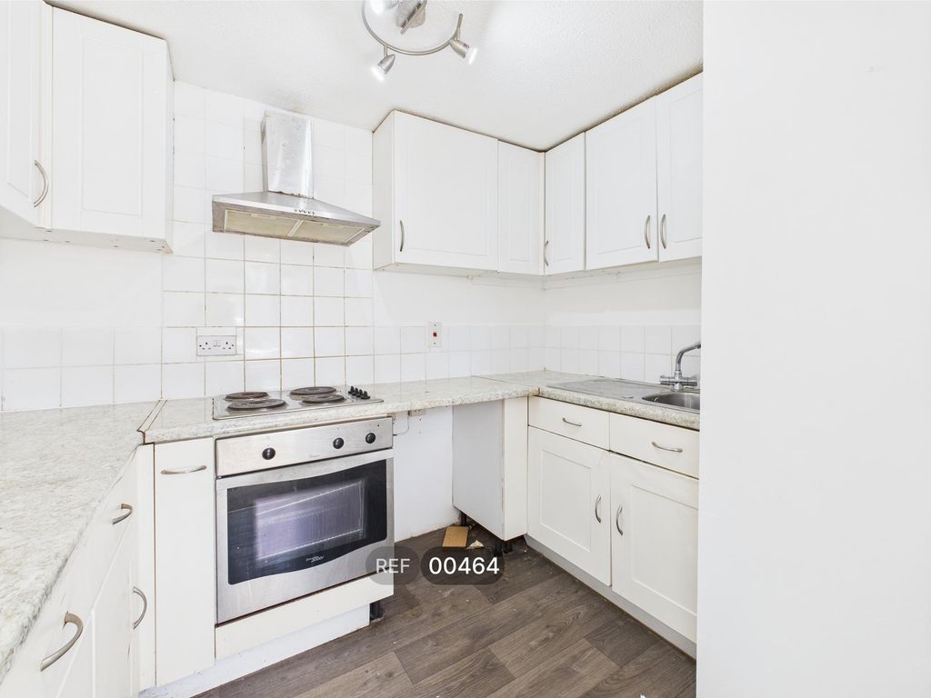 Property photo 1 of 17 Kitchen