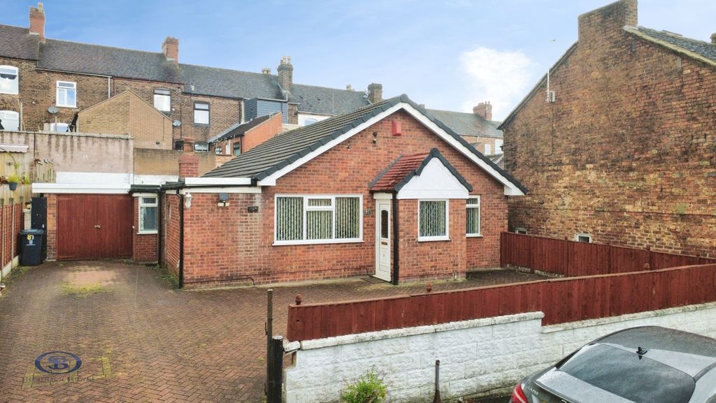 Property photo 1 of 17 Pbox-Img.Jpg