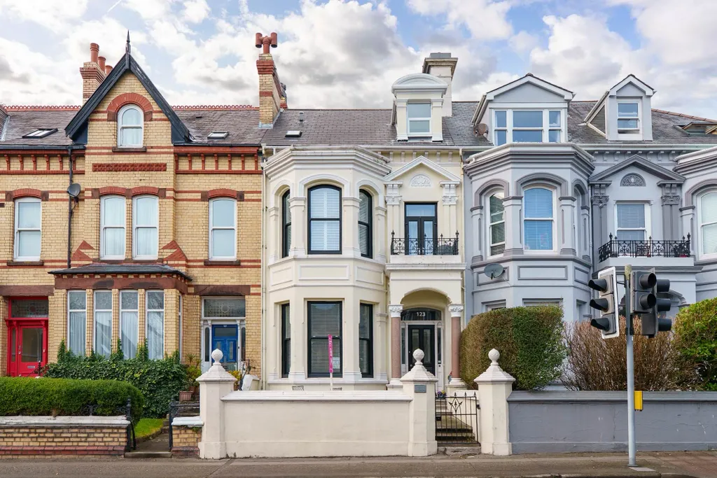 Property photo 1 of 27