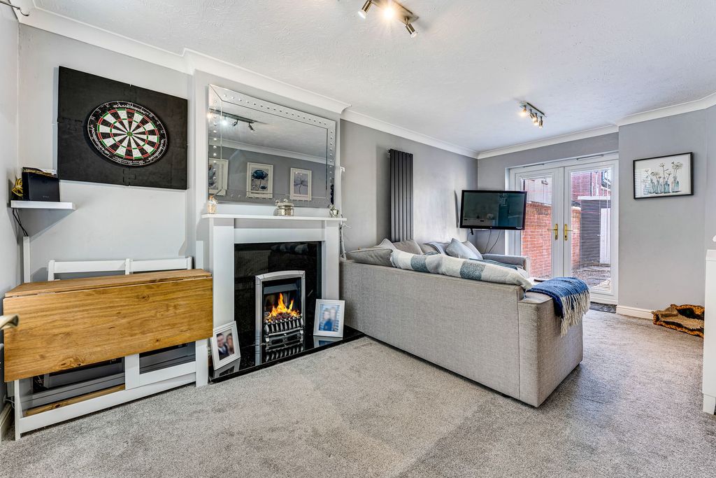 Property photo 3 of 32