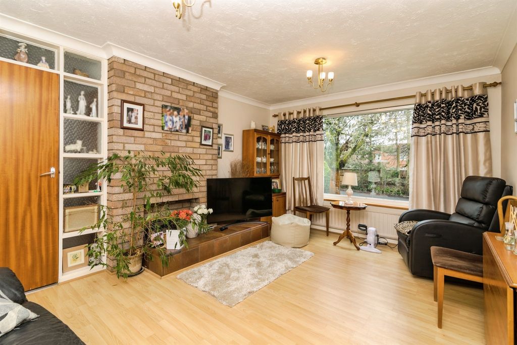 Property photo 2 of 20