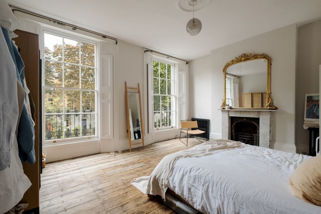 Property photo 2 of 28 St Pauls Place
