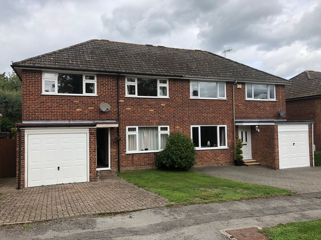 Property photo 1 of 2 External