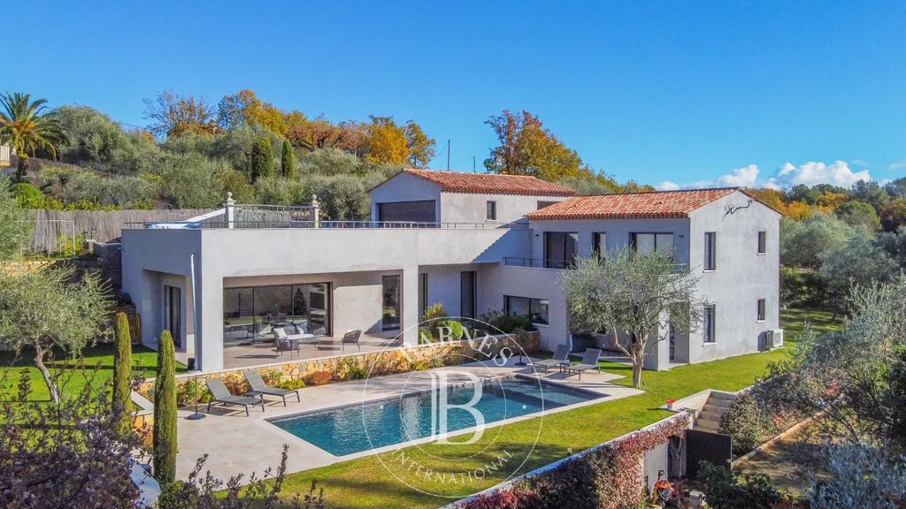 Property photo 2 of 26