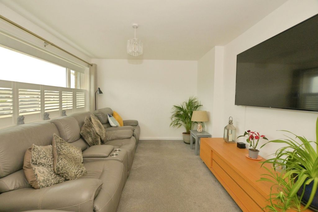 Property photo 2 of 17 Pbox-Img.Jpg