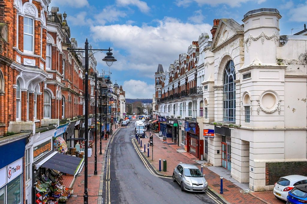 Property photo 2 of 11