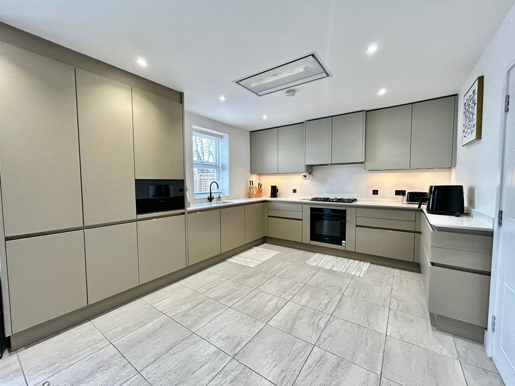 Property photo 2 of 15 Kitchen