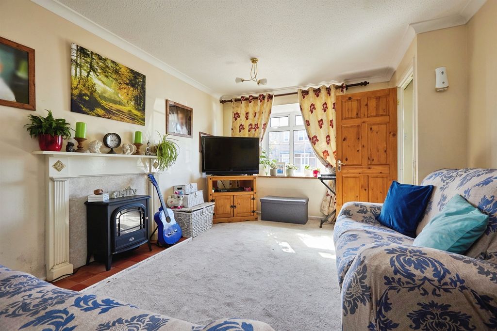 Property photo 2 of 13