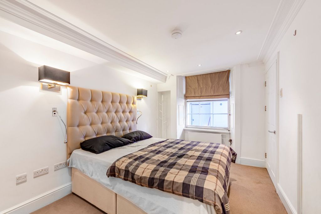 Property photo 3 of 11 Picture No. 12