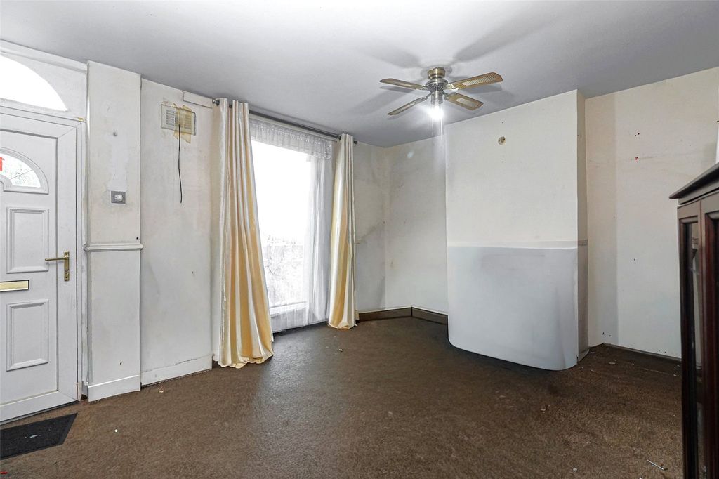 Property photo 2 of 11 Picture No. 15