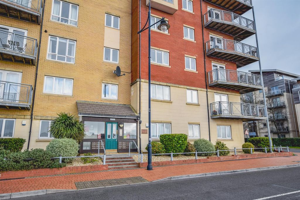 Property photo 1 of 17 Front