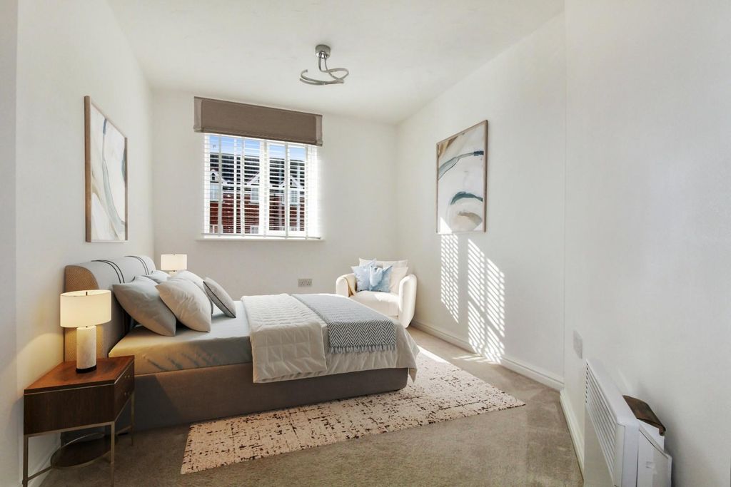 Property photo 3 of 15 Bedroom-0d7A00B1-Img_9550-Complete.Jpg