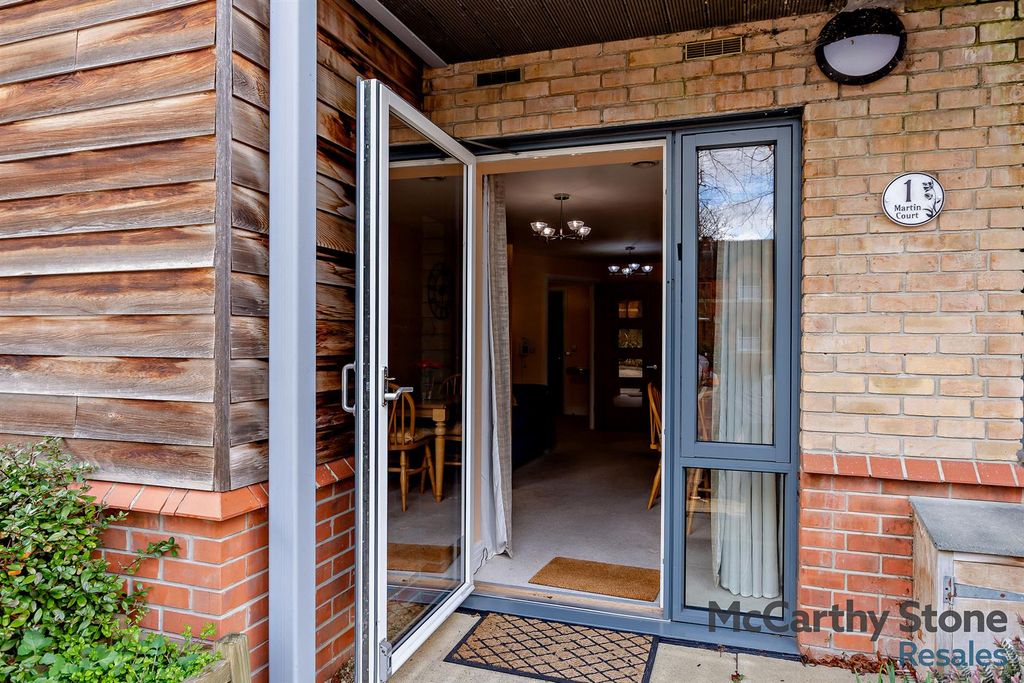 Property photo 1 of 32 8639597-Exterior08-800.Jpg