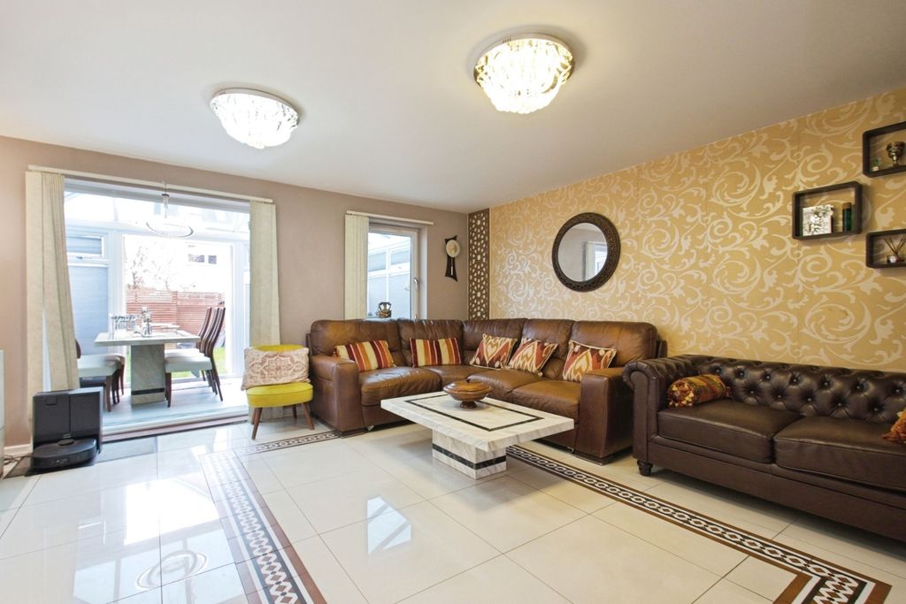 Property photo 2 of 20 Pbox-Img.Jpg