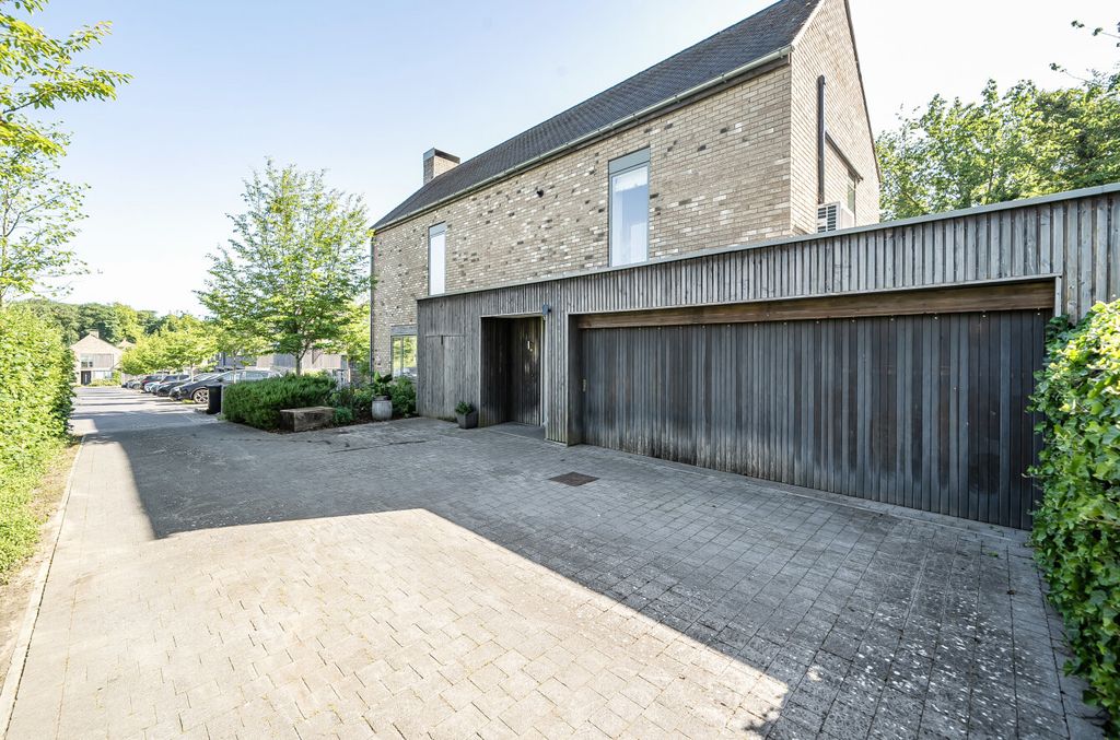 Property photo 3 of 19 1468545-1-6A17135...