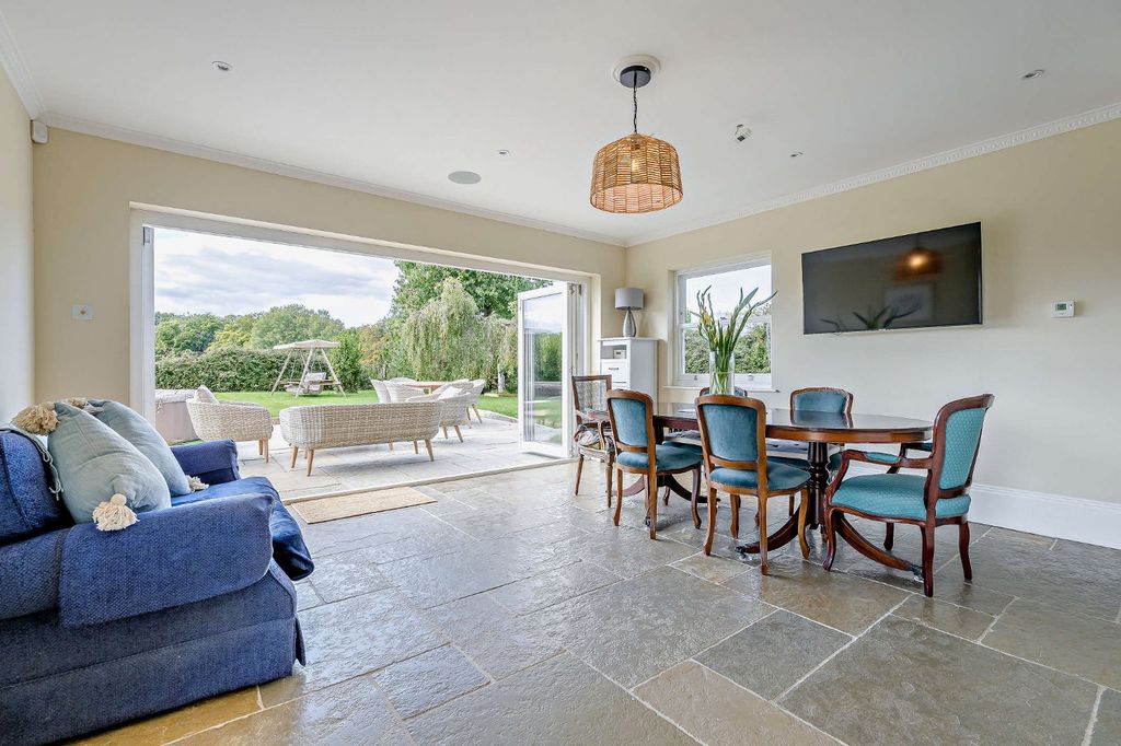 Property photo 2 of 19 Picture No. 05