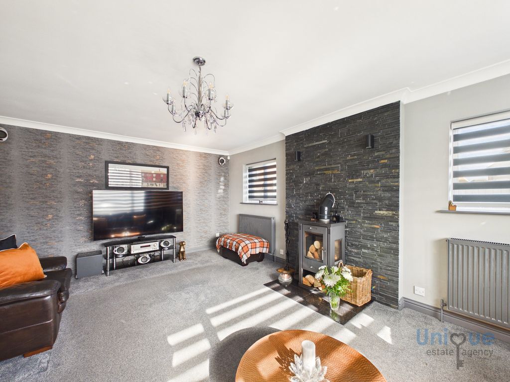 Property photo 3 of 37