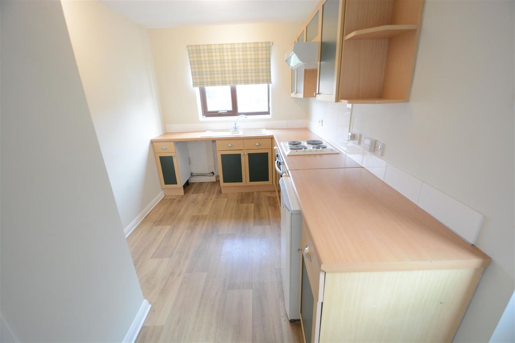 Property photo 2 of 10 Kitchen