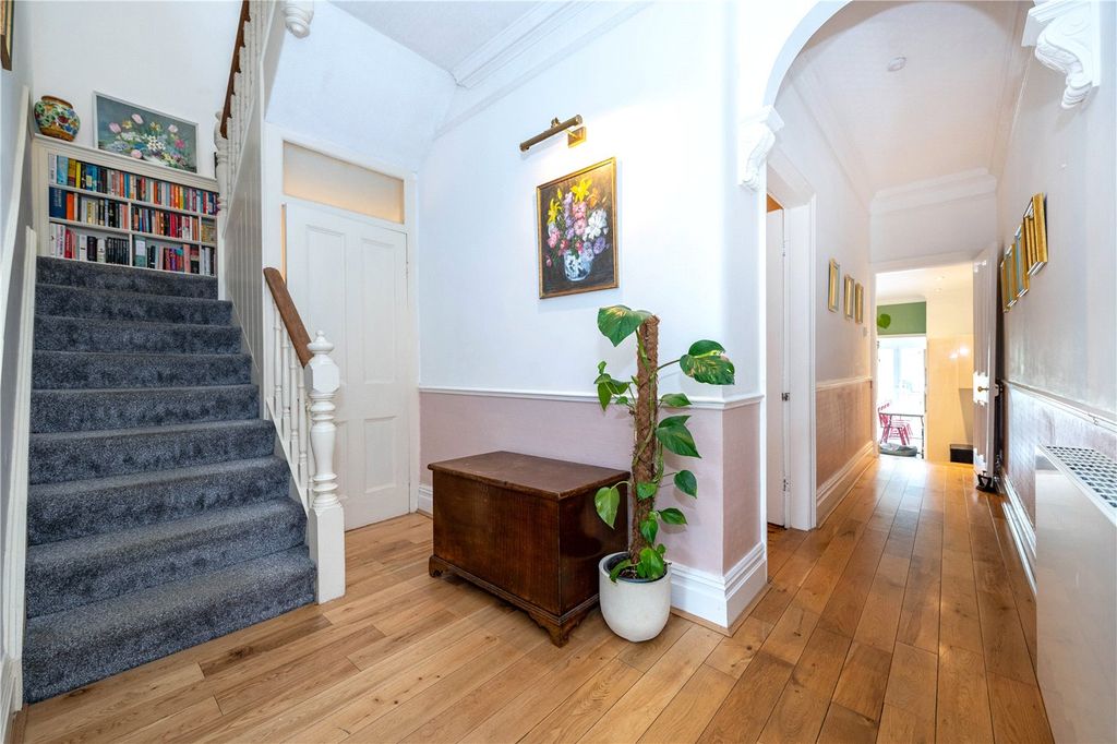 Property photo 2 of 22 Picture No. 10