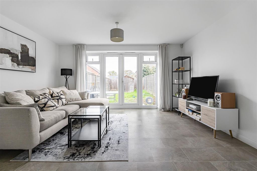 Property photo 3 of 22