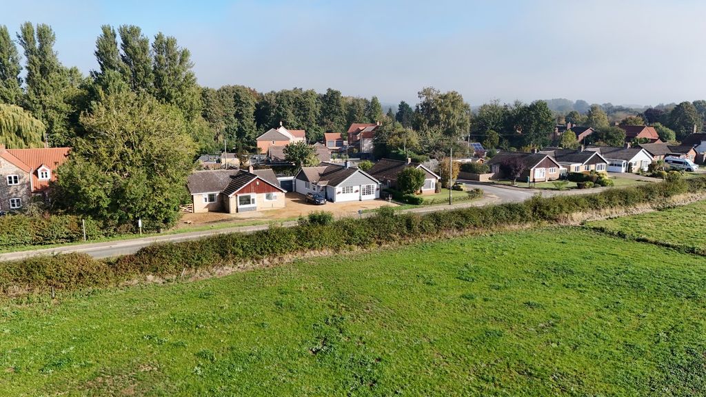 Property photo 2 of 26