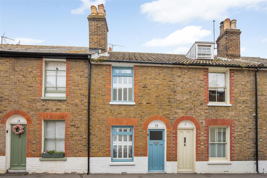Property photo 1 of 14 Albert Street, Whitstable