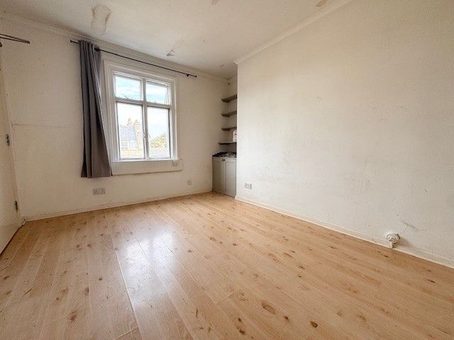 Property photo 2 of 6 Living Room