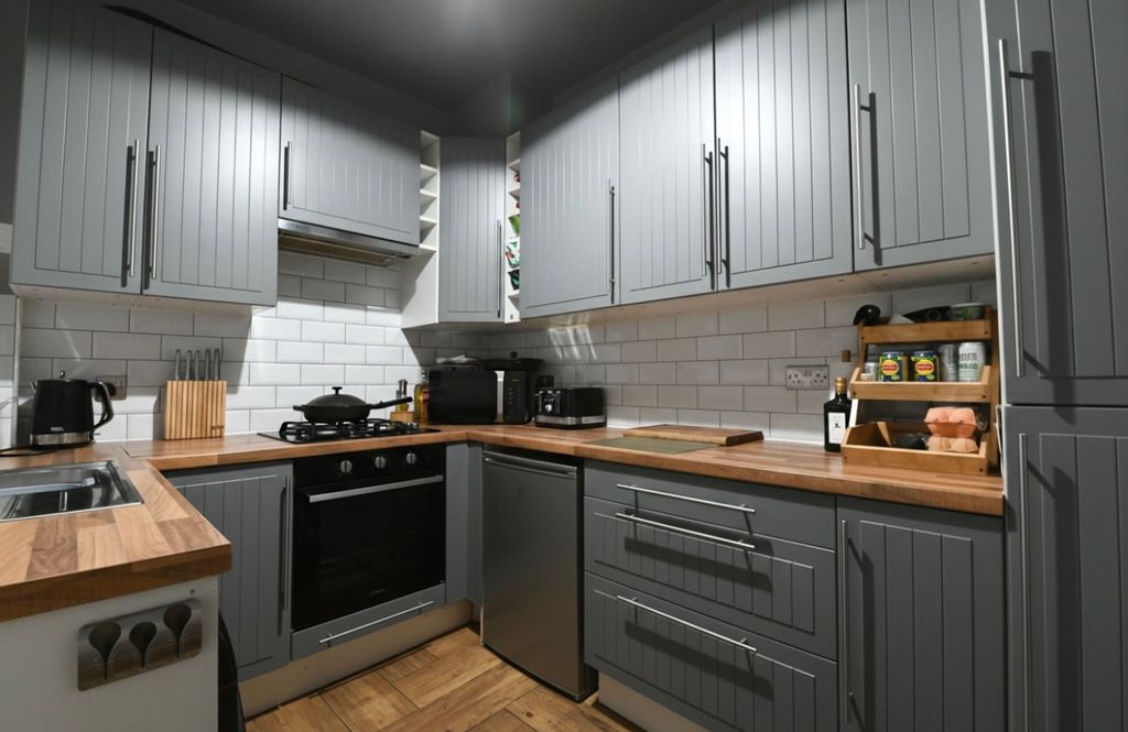 Property photo 3 of 20